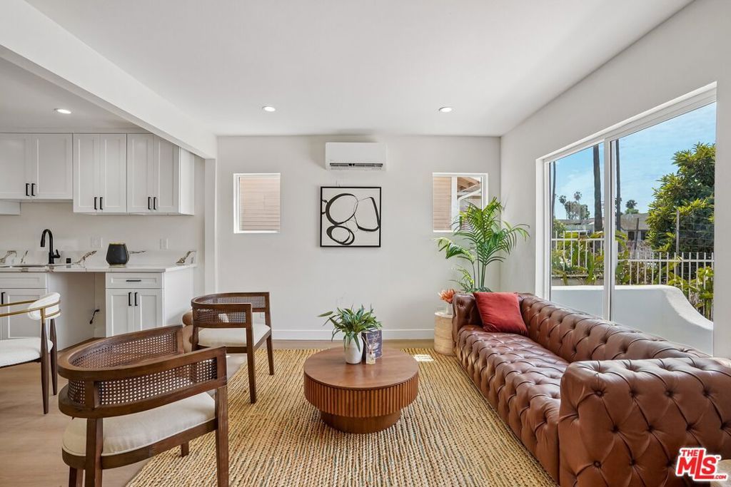 5214 Cimarron Street, Los Angeles, CA 90062 — photo 3