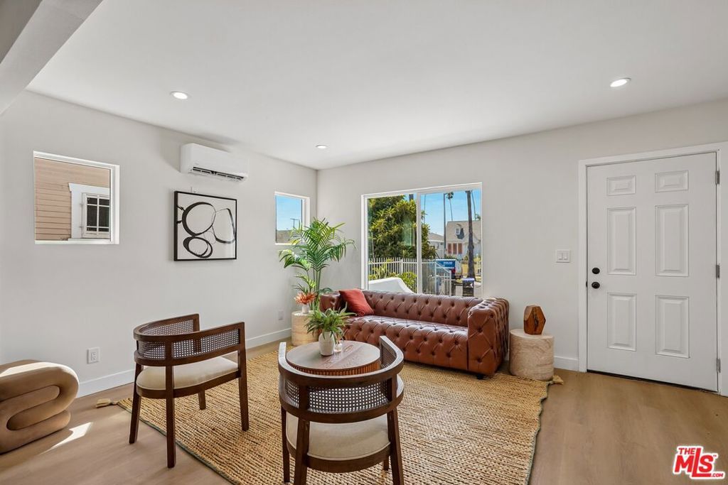 5214 Cimarron Street, Los Angeles, CA 90062 — photo 4