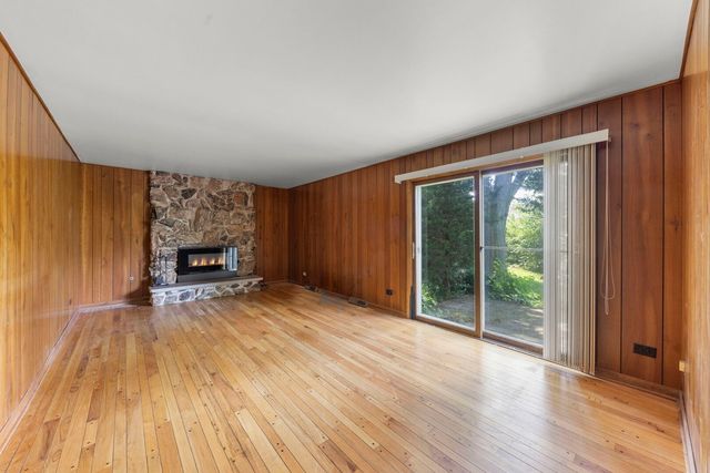 4726 Howard Avenue, Western Springs, IL 60558