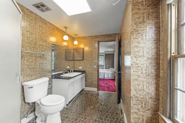 4726 Howard Avenue, Western Springs, IL 60558