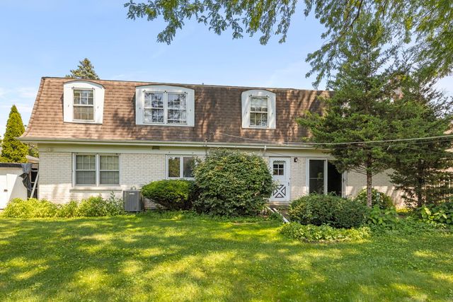 4726 Howard Avenue, Western Springs, IL 60558