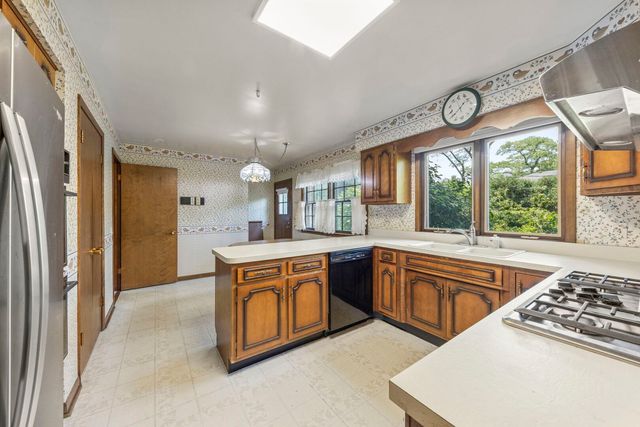 4726 Howard Avenue, Western Springs, IL 60558
