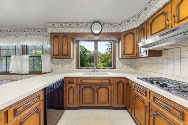 4726 Howard Avenue, Western Springs, IL 60558