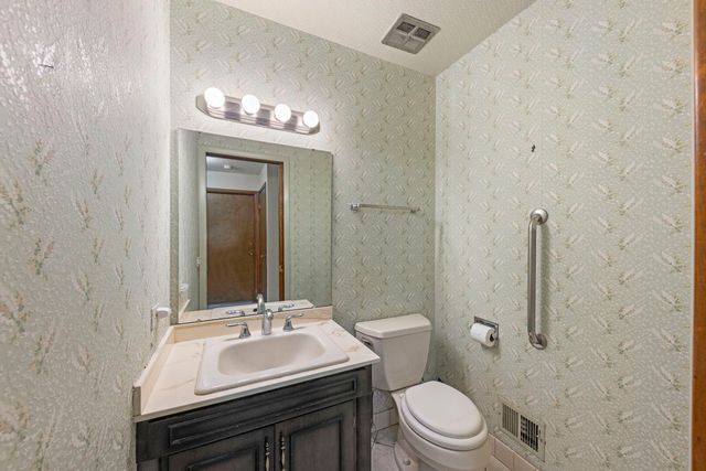 4726 Howard Avenue, Western Springs, IL 60558