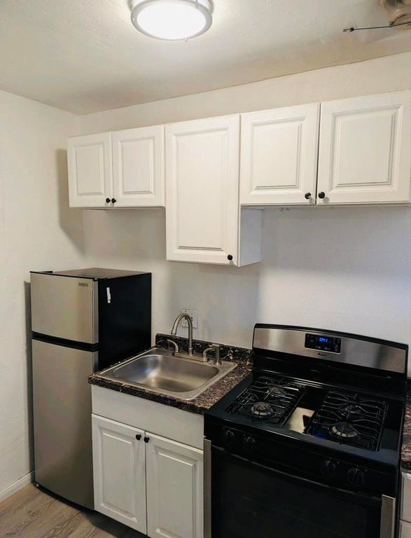 Image 13 of property listing at 66338 2nd St Street, Desert Hot Springs, CA 92240