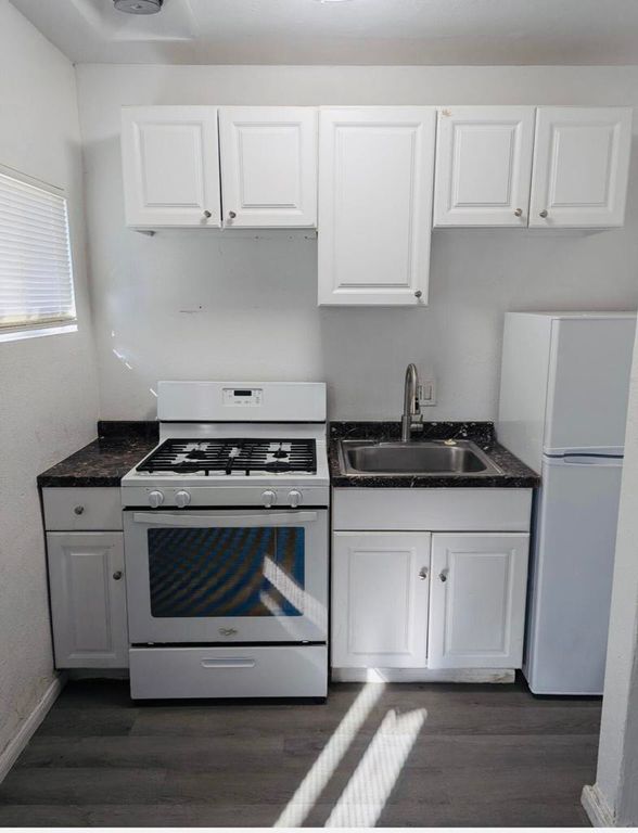 Image 18 of property listing at 66338 2nd St Street, Desert Hot Springs, CA 92240