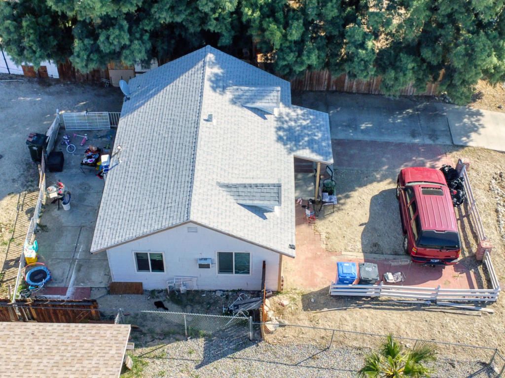 Image 7 of property listing at 66338 2nd St Street, Desert Hot Springs, CA 92240