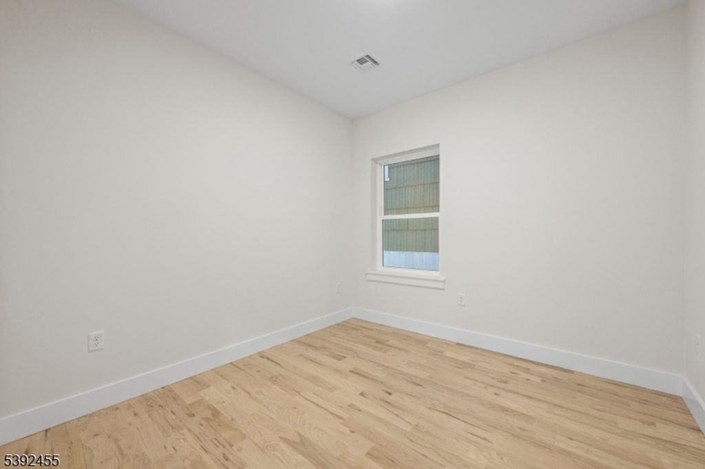 54 56 2nd St, Elizabeth City, NJ 07206 — photo 4