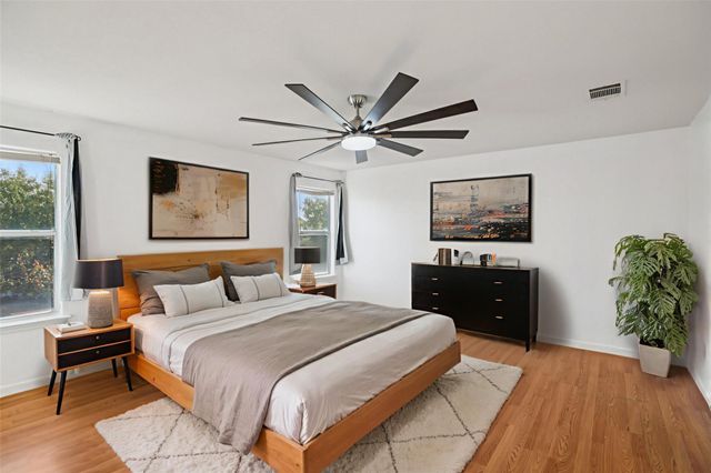 125 Phillips ST, Hutto, TX 78621