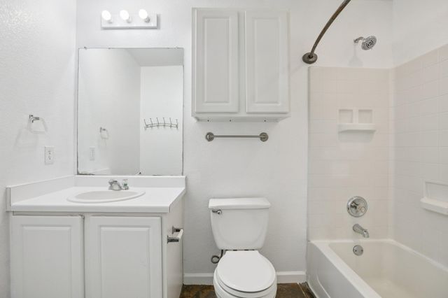 125 Phillips ST, Hutto, TX 78621