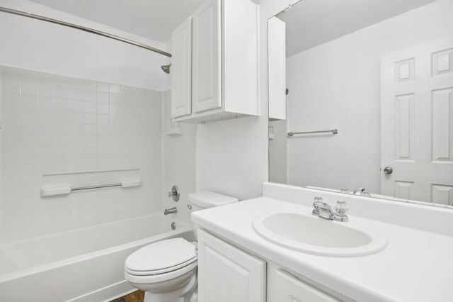 125 Phillips ST, Hutto, TX 78621