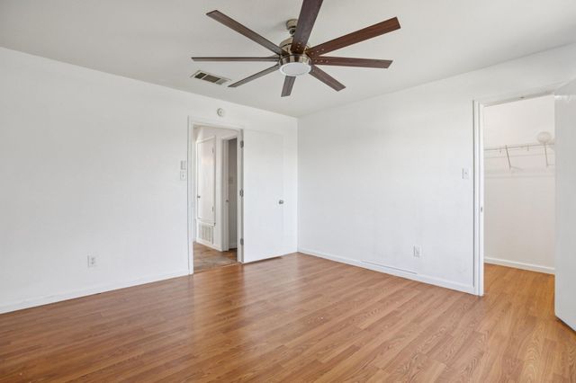 125 Phillips ST, Hutto, TX 78621