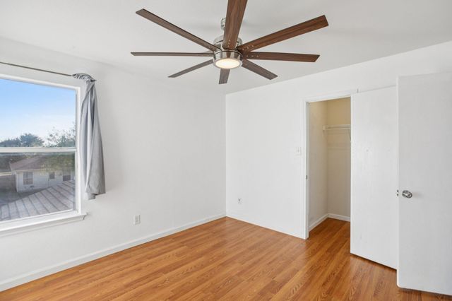 125 Phillips ST, Hutto, TX 78621