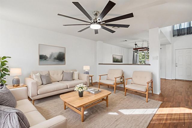 125 Phillips ST, Hutto, TX 78621