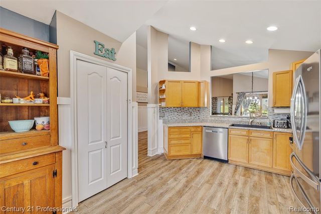 10770 Gloria Greer Lane, Holly, MI 48442