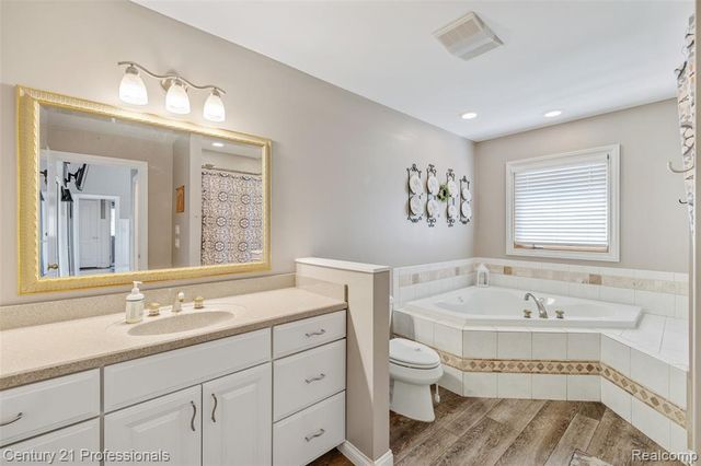10770 Gloria Greer Lane, Holly, MI 48442