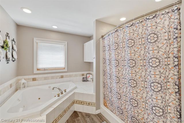 10770 Gloria Greer Lane, Holly, MI 48442