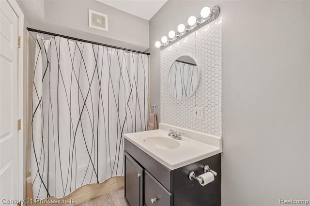 10770 Gloria Greer Lane, Holly, MI 48442