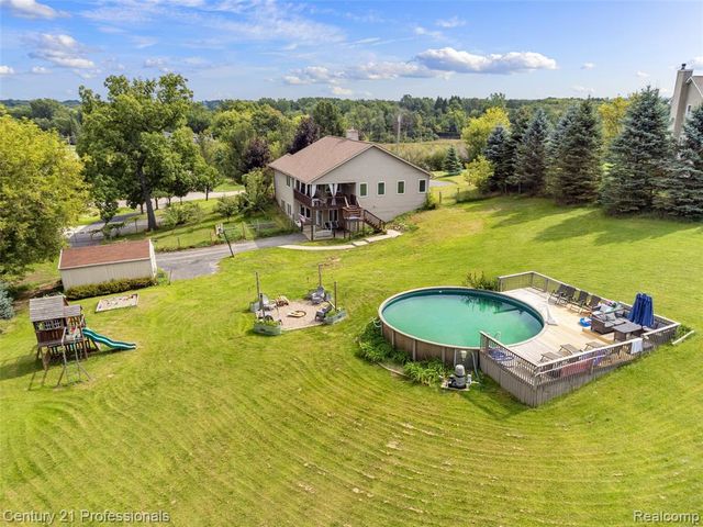 10770 Gloria Greer Lane, Holly, MI 48442