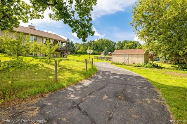 10770 Gloria Greer Lane, Holly, MI 48442