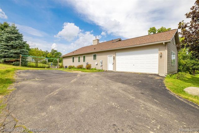 10770 Gloria Greer Lane, Holly, MI 48442