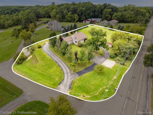10770 Gloria Greer Lane, Holly, MI 48442