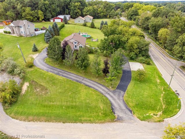 10770 Gloria Greer Lane, Holly, MI 48442
