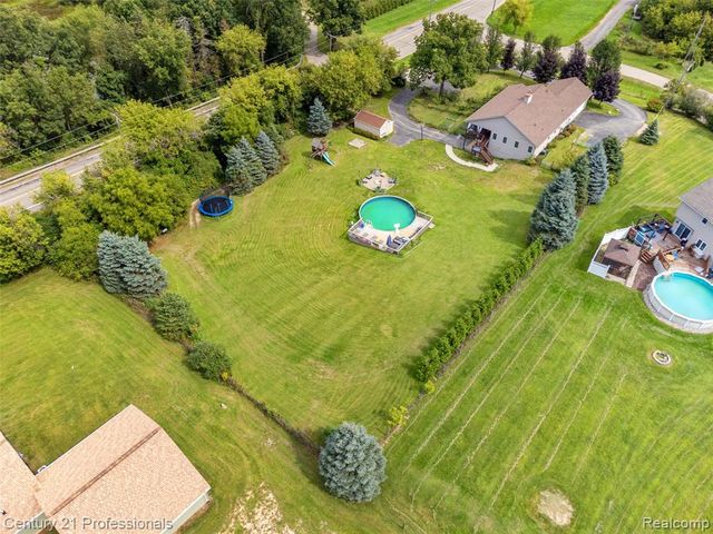10770 Gloria Greer Lane, Holly, MI 48442