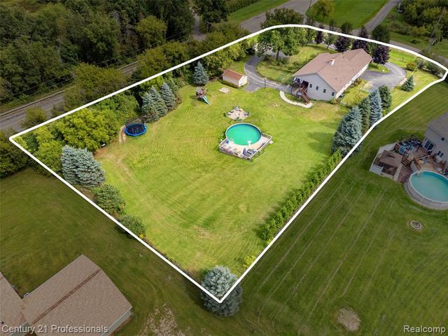 10770 Gloria Greer Lane, Holly, MI 48442