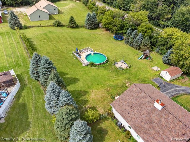 10770 Gloria Greer Lane, Holly, MI 48442