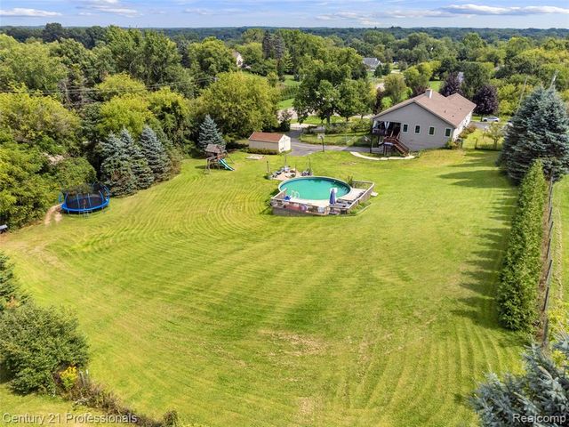 10770 Gloria Greer Lane, Holly, MI 48442