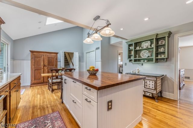44 Big Spring Rd, Tewksbury Twp., NJ 07830
