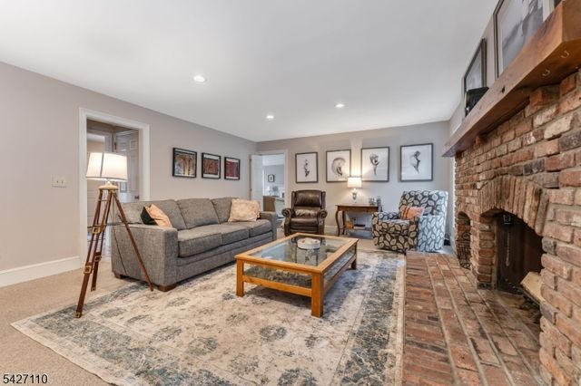 44 Big Spring Rd, Tewksbury Twp., NJ 07830