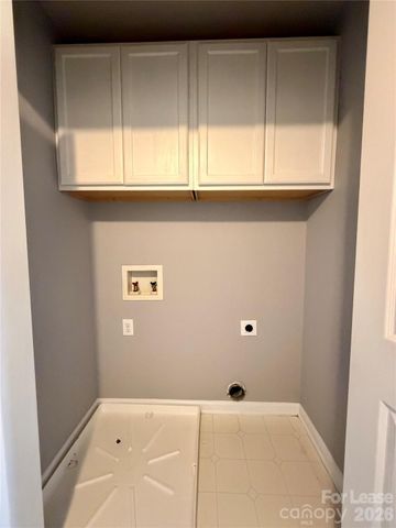 2754 Thornbush Court, Charlotte, NC 28270