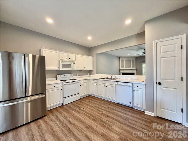 2754 Thornbush Court, Charlotte, NC 28270