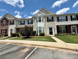 2754 Thornbush Court, Charlotte, NC 28270