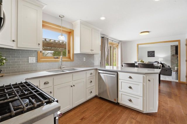 1601 E MEADOW GROVE BOULEVARD, Appleton, WI 54915