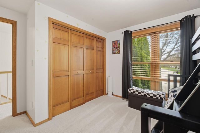1601 E MEADOW GROVE BOULEVARD, Appleton, WI 54915
