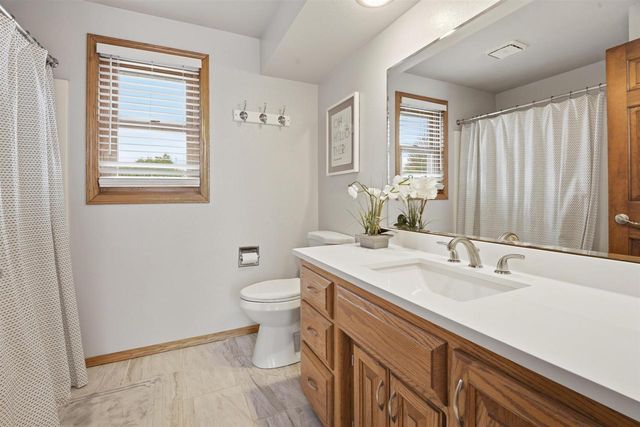 1601 E MEADOW GROVE BOULEVARD, Appleton, WI 54915