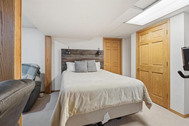 1601 E MEADOW GROVE BOULEVARD, Appleton, WI 54915