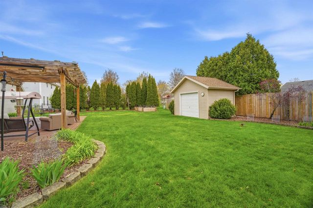 1601 E MEADOW GROVE BOULEVARD, Appleton, WI 54915