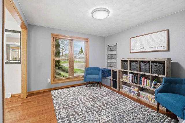 1601 E MEADOW GROVE BOULEVARD, Appleton, WI 54915