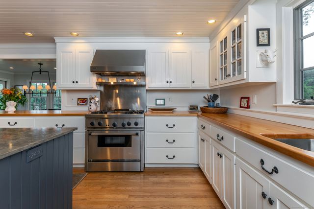 17 West Morris Road, Morris, CT 06763