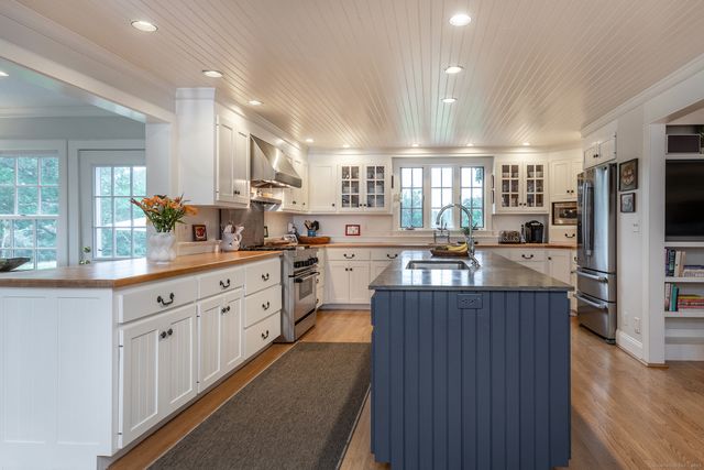 17 West Morris Road, Morris, CT 06763