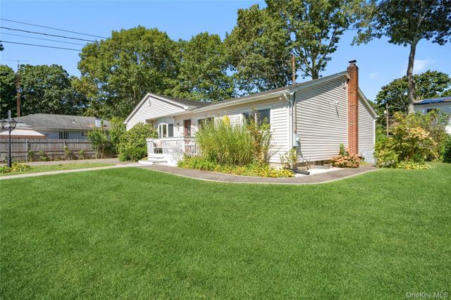 15 Parkwood Drive, Mastic Beach, NY 11951