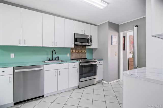 15 Parkwood Drive, Mastic Beach, NY 11951