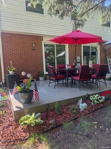 45746 Kensington, Utica, MI 48317