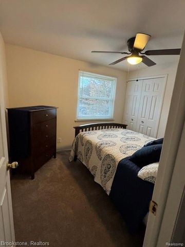 45746 Kensington, Utica, MI 48317