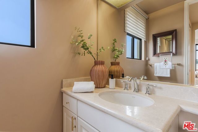 11847 Gorham Avenue 410, Los Angeles, CA 90049