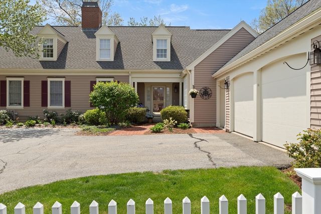 61 Great Hill Drive 61, Topsfield, MA 01983